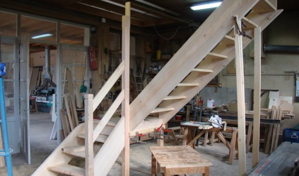 Escalier droit sans contremarche avec palier en cour de fabrication Saint-Nectaire
